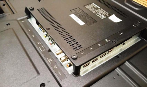 Обзор телевизора Starwind SW-LED42SB301