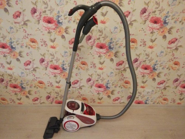 Hoover Xarion PRO &mdash; полный обзор проводного безмешкового пылесоса