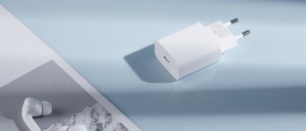 ZMI USB-C PD с функцией быстрой зарядки для iOS и Android ZMI USB-C PD с функцией быстрой зарядки для iOS и Android